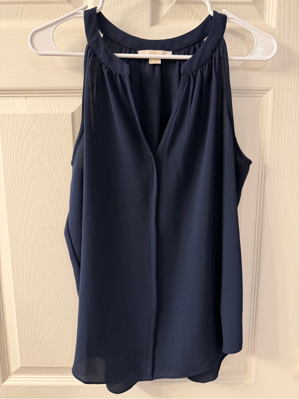 C&E Lifestyle Workwear Women’s Navy Sleeveless V-Neck Navy Dress Blouse Size M
